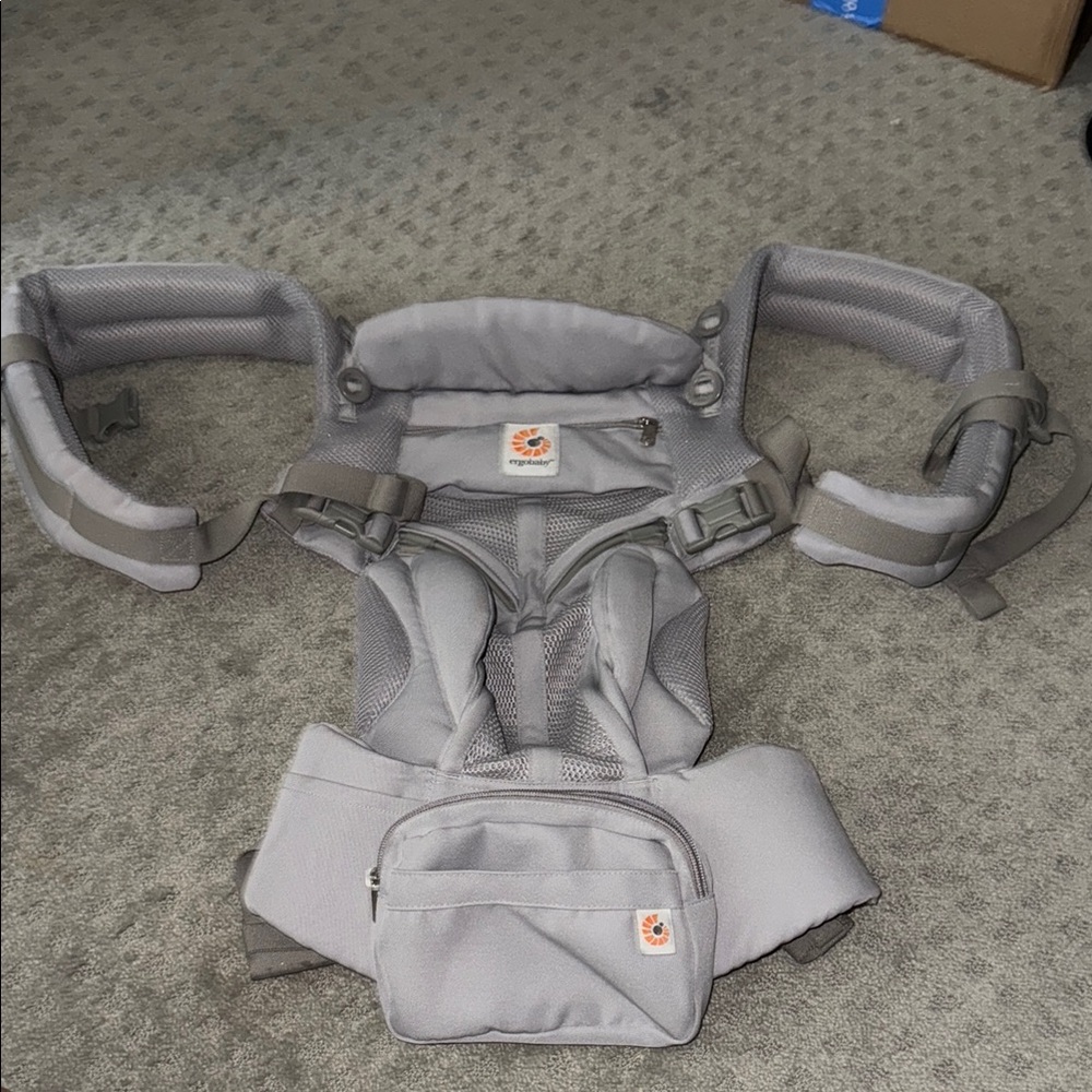 - Ergobaby 360 Mesh